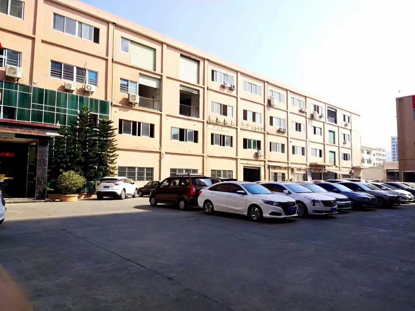 东莞市鑫鸿和精密工业有限公司